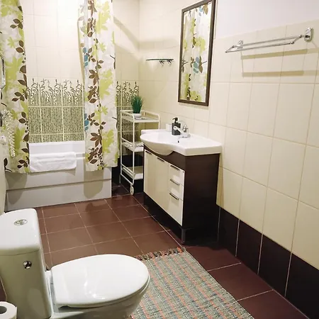 Homey Nest In Midtown Center, Up To 4 Guests, Steps From The Park, Free Parking Appartement *