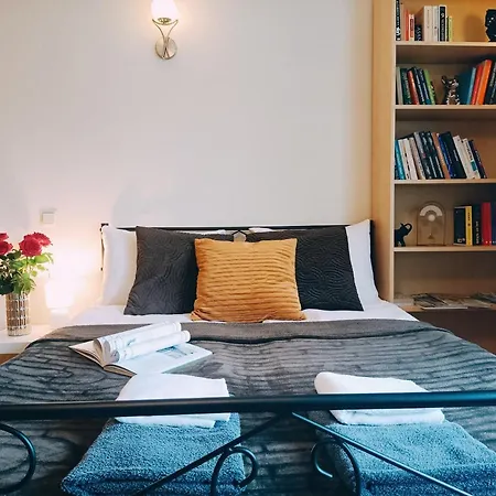 Homey Nest In Midtown Center, Up To 4 Guests, Steps From The Park, Free Parking * Riga